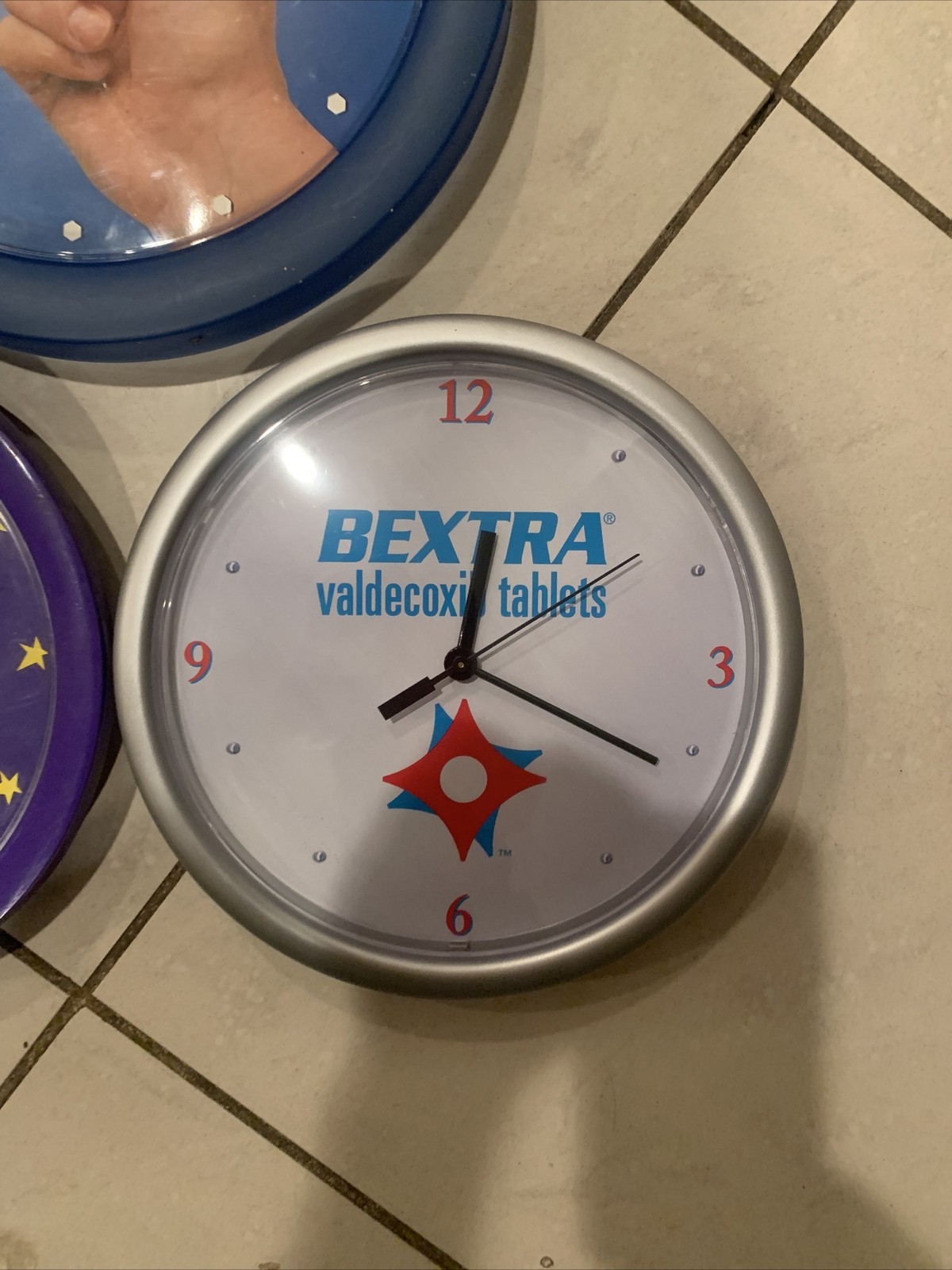 NEW (1) Pharmaceutical Promotional Wall Clock Vintage New (review Pics And Read)