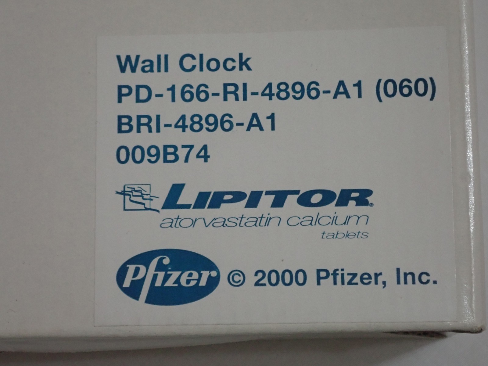 LIPITOR 10″ WALL CLOCK w/ BAMBOO TRIM MEDICAL PROMOTIONAL ADVERTISING