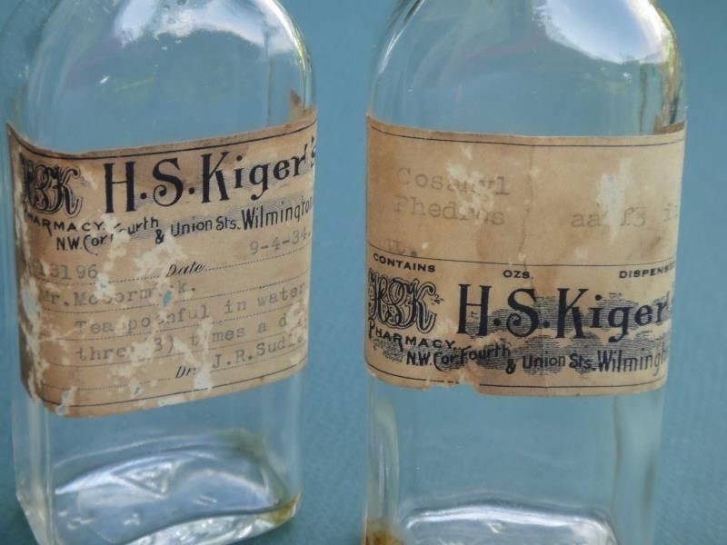LOT 1934 antique 2 KIGER’S PHARMACEUTICAL MEDICINE BOTTLES wilmington de quack