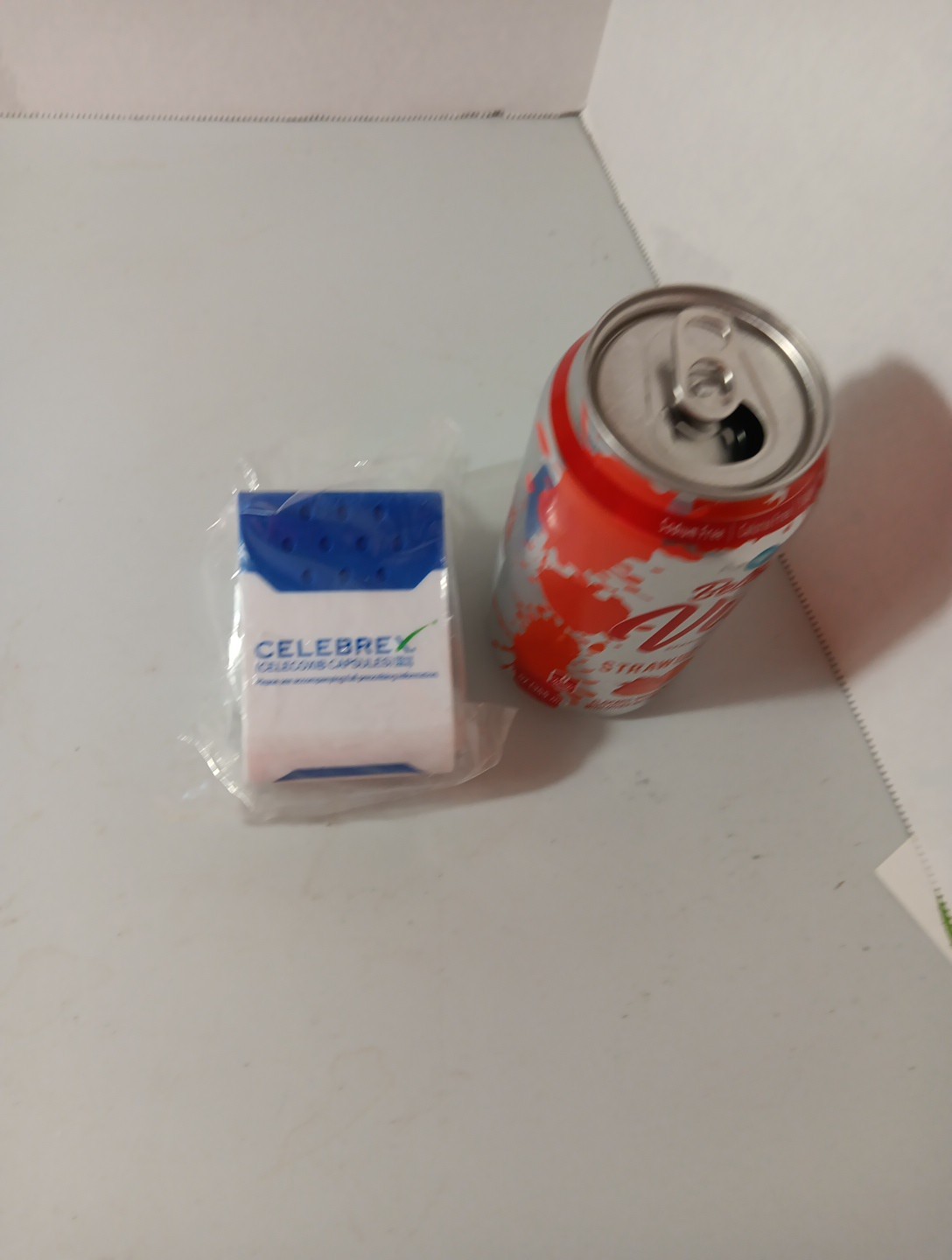 Celebrex Large Plastic Clip Advertising New In PACKAGE White Blue
