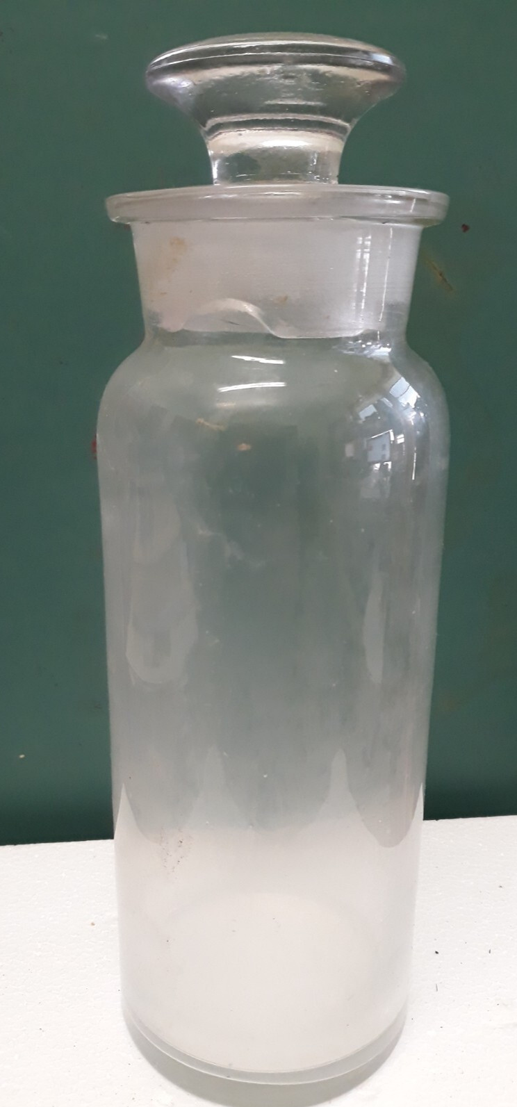 Vtg 1 Qyart Clear Glass 10″ Tall Apothecary Storage Container