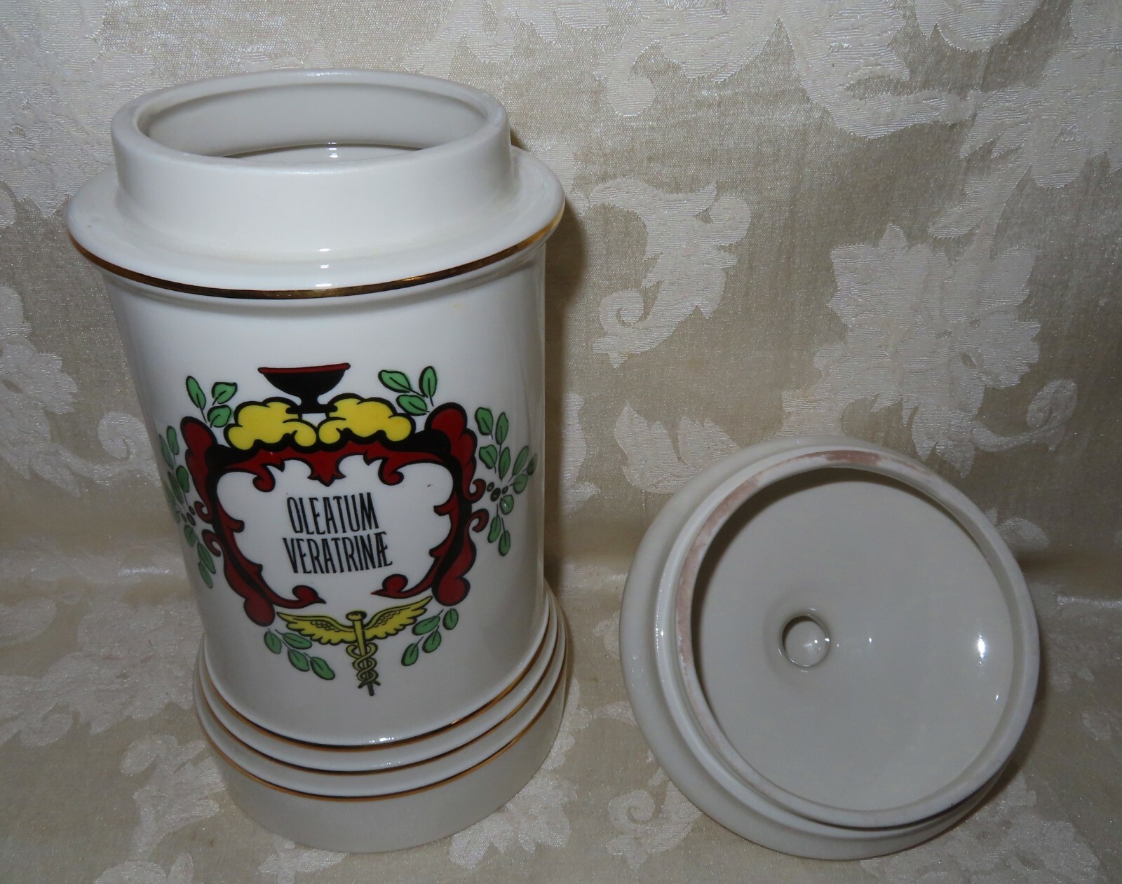 Apothecary Jar “Oleatum Veratrinae” Mid 1900’s Fine Porcelain 11.5 ” Height