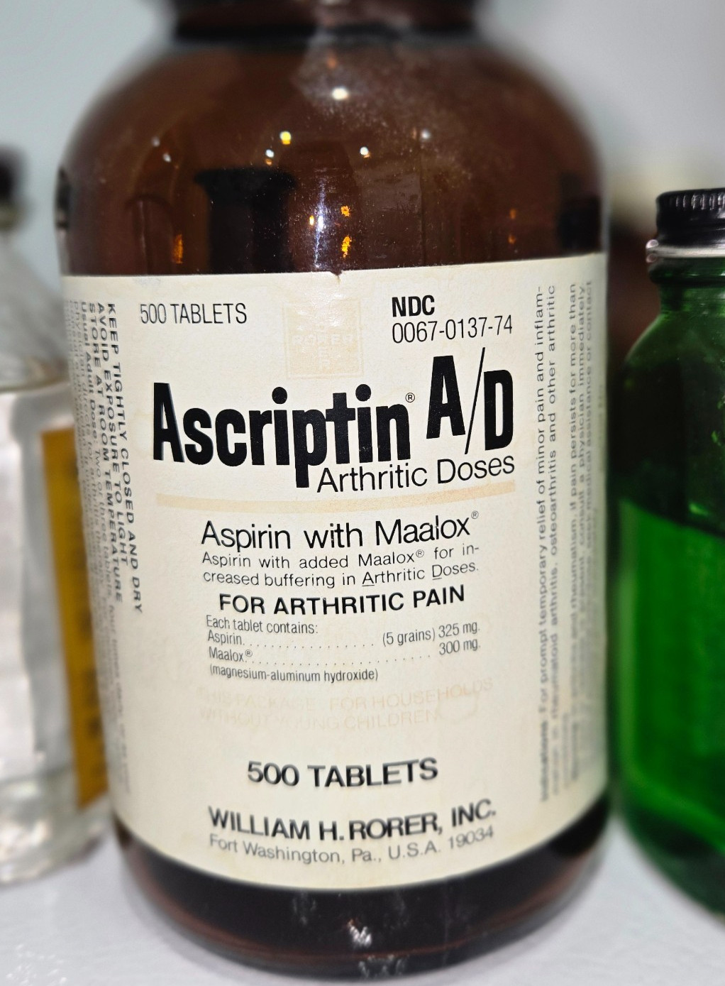 VINTAGE – Ascriptin A/D – Brown Glass – Screw Metal Lid