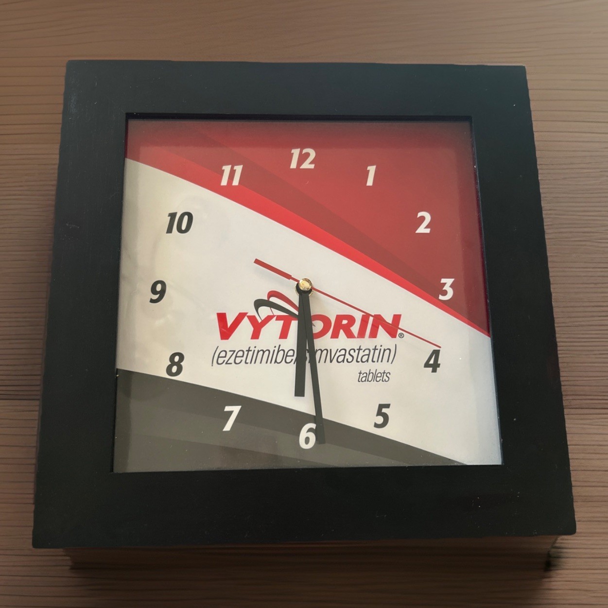 VTG Pharmaceutical Rep Vytorin Clock Cholesterol Prescription Drug Glass Wood