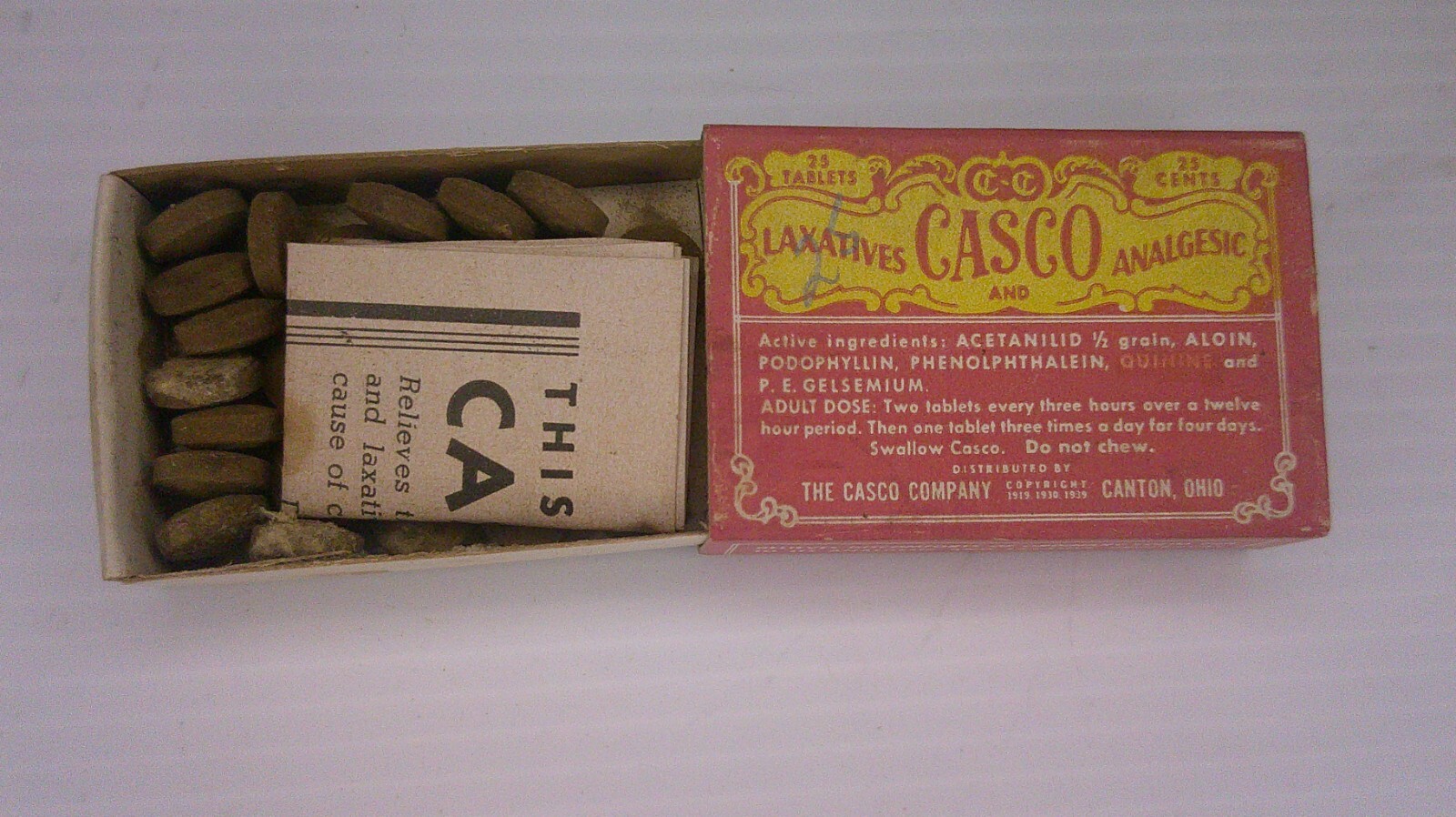 vintage Casco co laxative pills sliding box opener has pills & instructions Z151