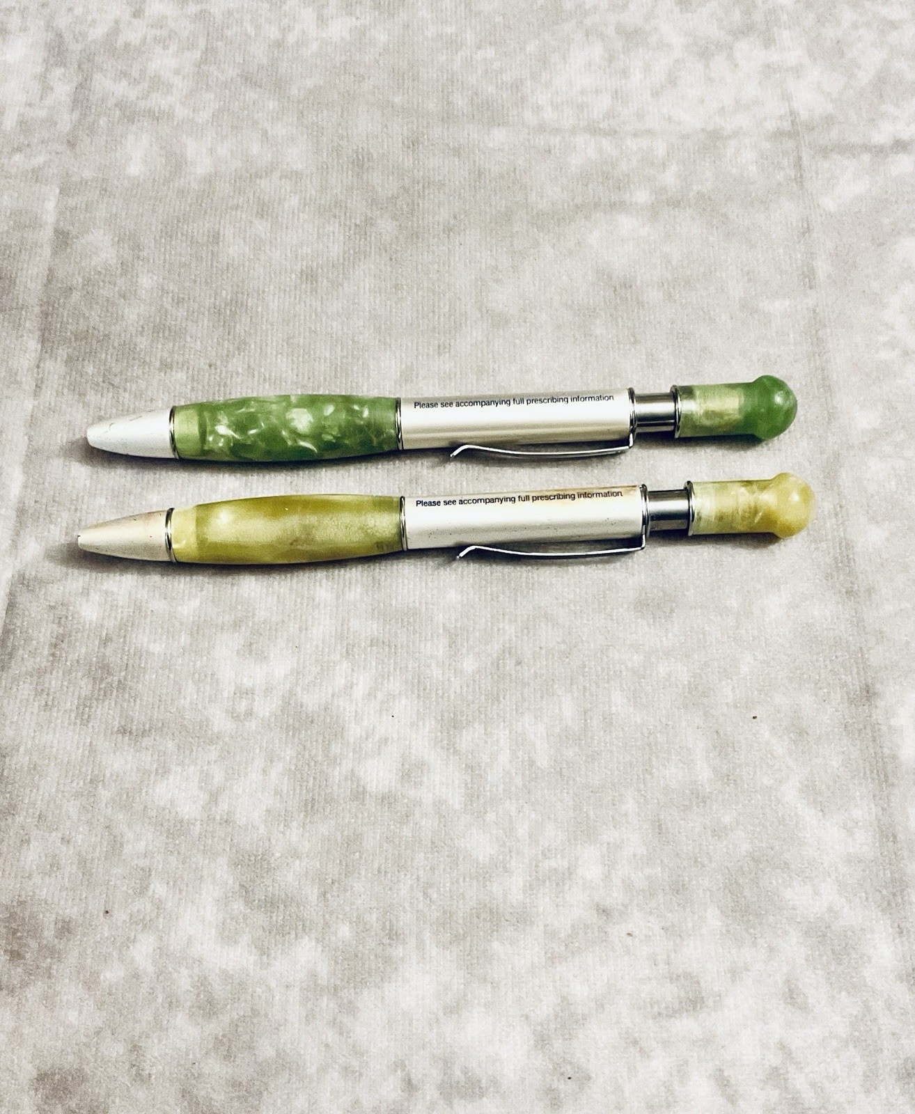 CELEBREX PHARMACEUTICAL REP PEN MARBLED BARREL YELLOW GREEN CHROME CLIP LOT OF 2