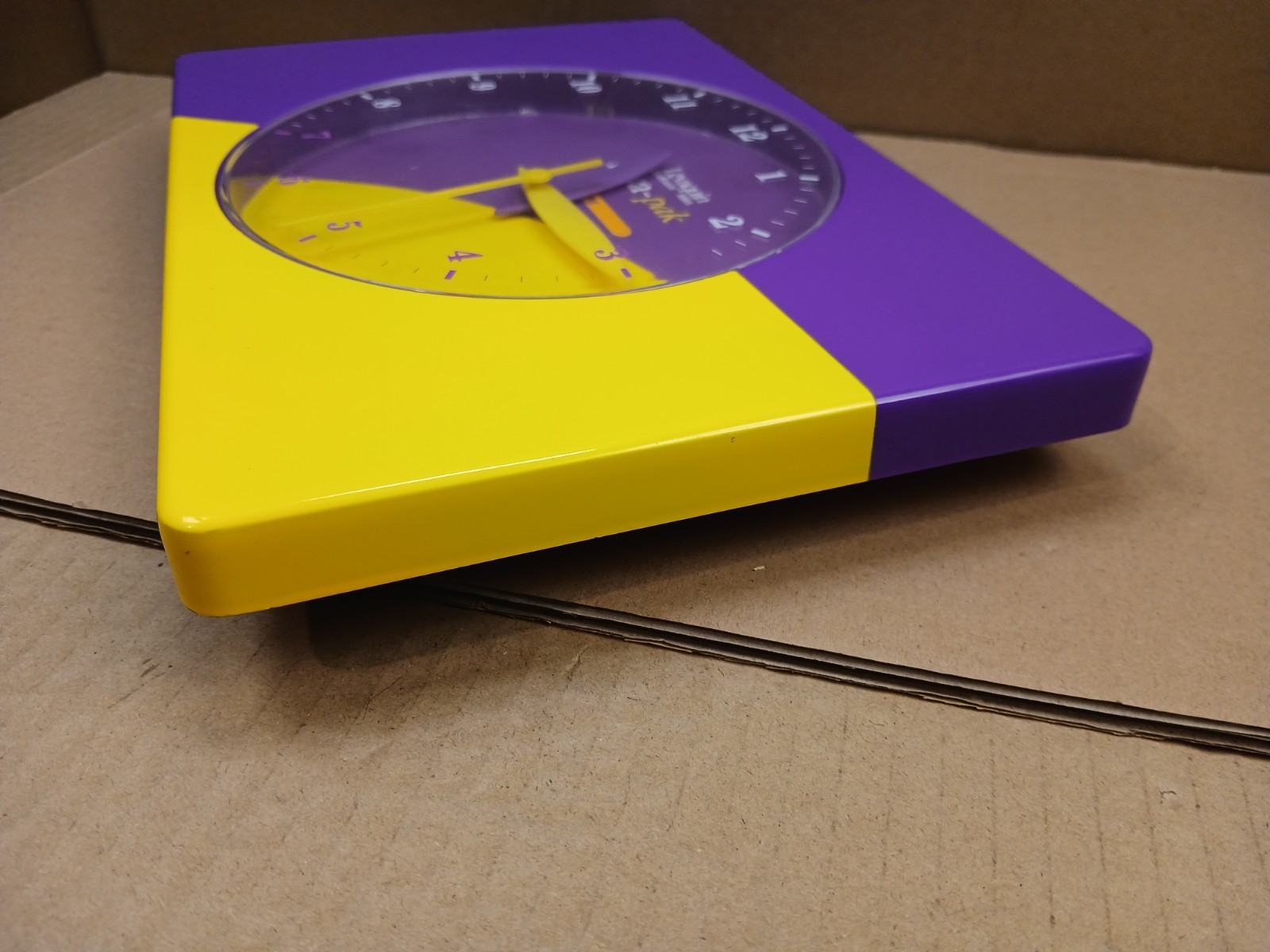 Quartz Movement Pharmaceutical Levaquin Leva-Pak Wall Clock Preowned