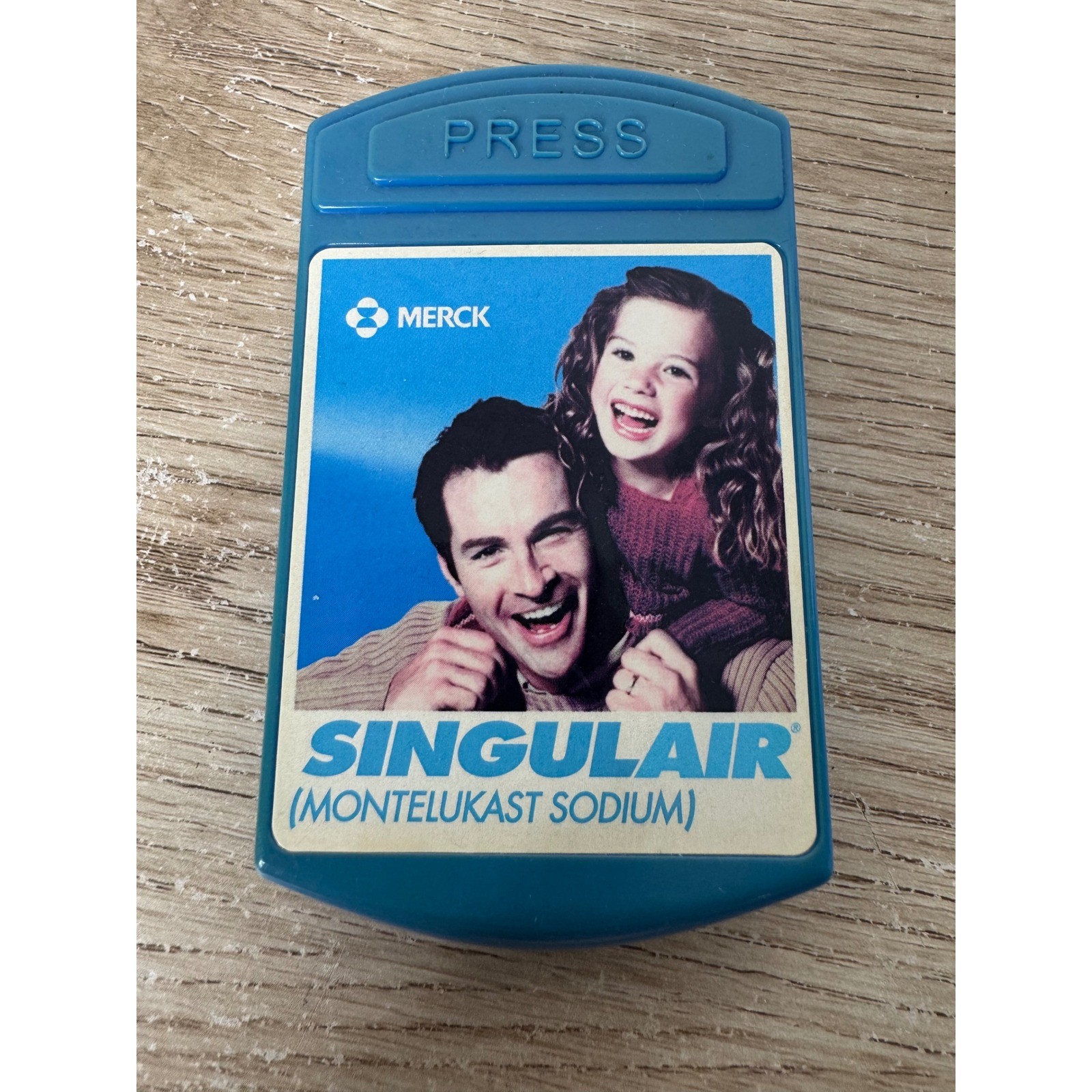 Vintage Merck Singulair Pharmaceutical Rep Promo Magnetic Memo Clip Blue Magnet