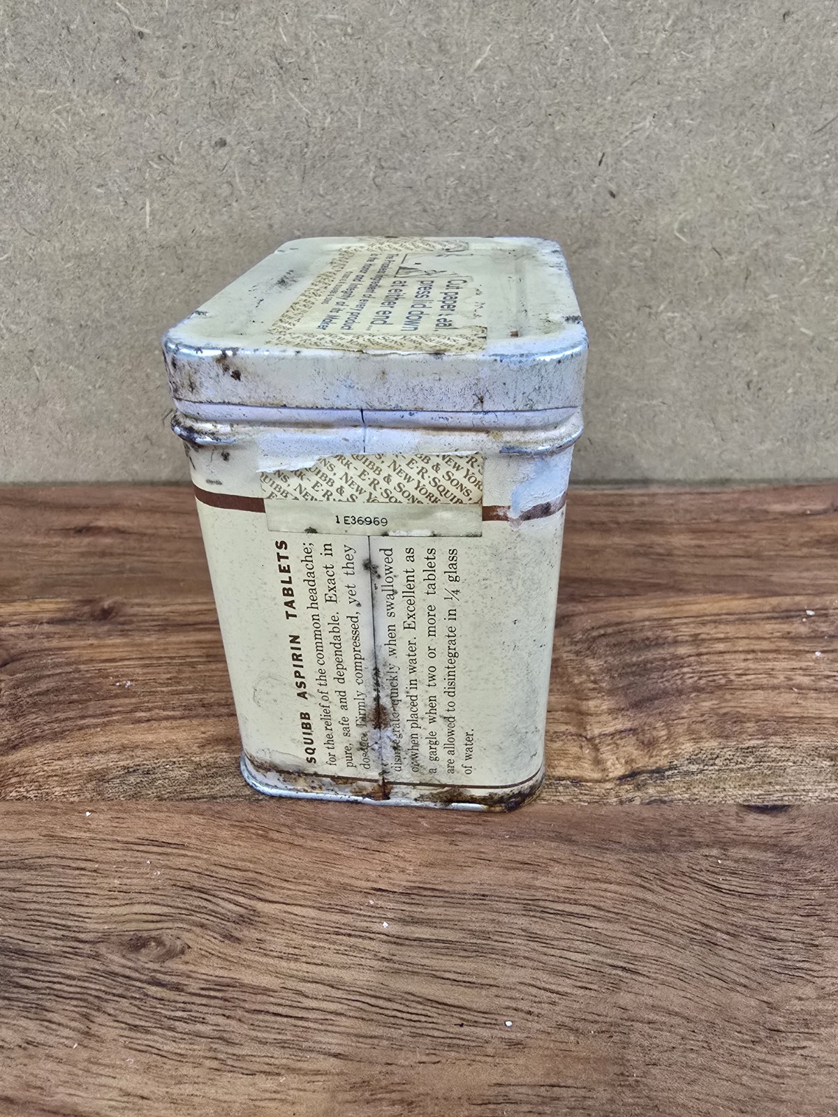Vintage Advertising Pharmaceutical Tin Squibb Sodium Bicarbonate Antacid Laxativ