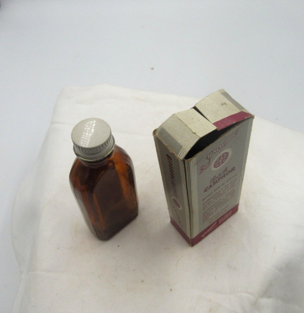 MM – 1940’s Purepac Camphor New York Chicago Ill 3 3/4″ Amber Medicine bottle