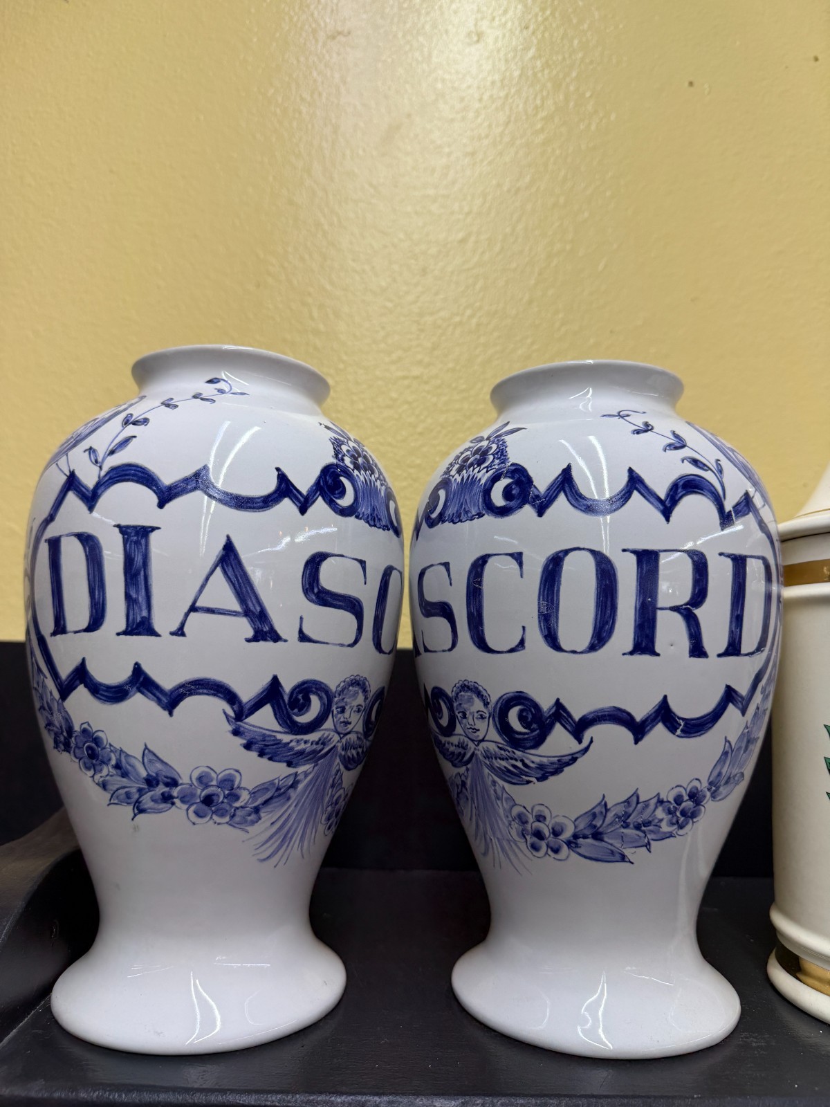 1989 Lilly Blue & White Apothecary 10″ Vase Diascord Made in Portugal