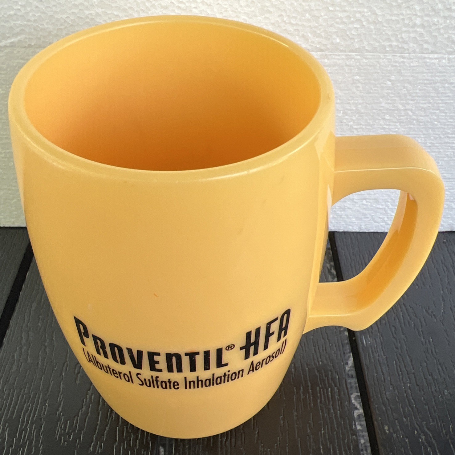 NEW Proventil HFA Yellow Plastic 16 oz Coffee Mug Pharmaceutical Rep USA Unused