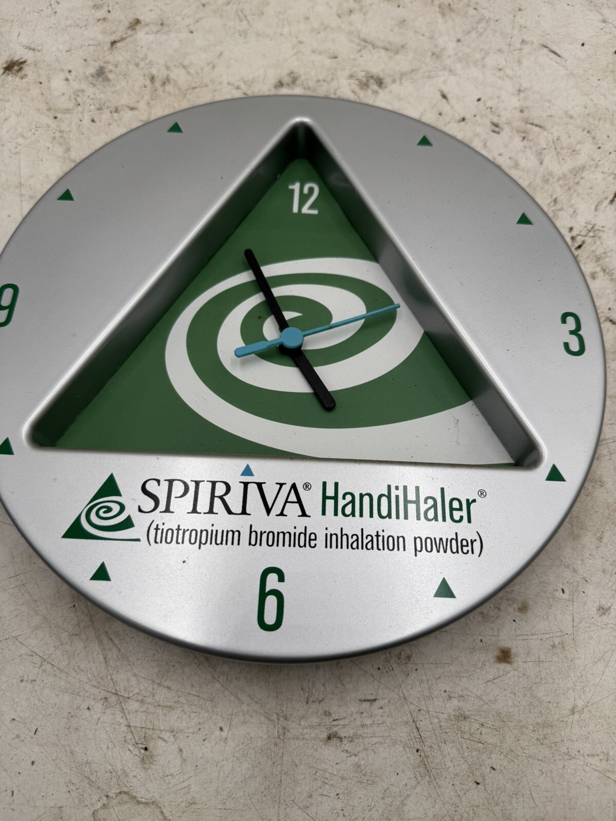 SPIRIVA Promotional WALL CLOCK 10″ HandiHaler Doctor Pharmaceutical WORKING!