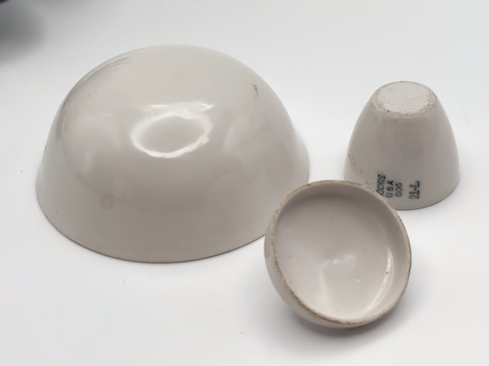 Vintage 3pc COORS USA Porcelain Apothecary Lab Pharmacy mini Cups Lid