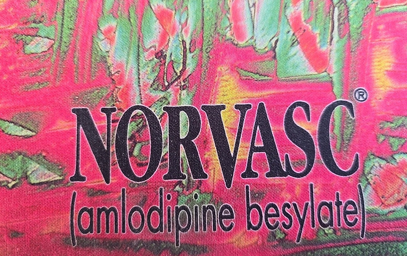 NORVASC Mouse Pad & Pens Medical Advertising Pharmaceutical Vintage Pens Write
