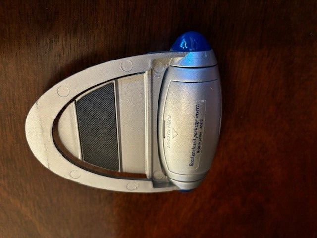 Drug rep-“Uniphyl” chart clip with bright light to see notes! w/2 AAA batteries!