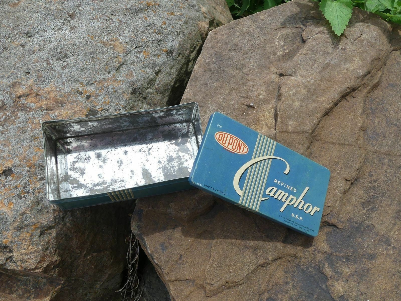 Vintage DuPont Camphor Tin – Litho Medicine Container – Wilmington DE