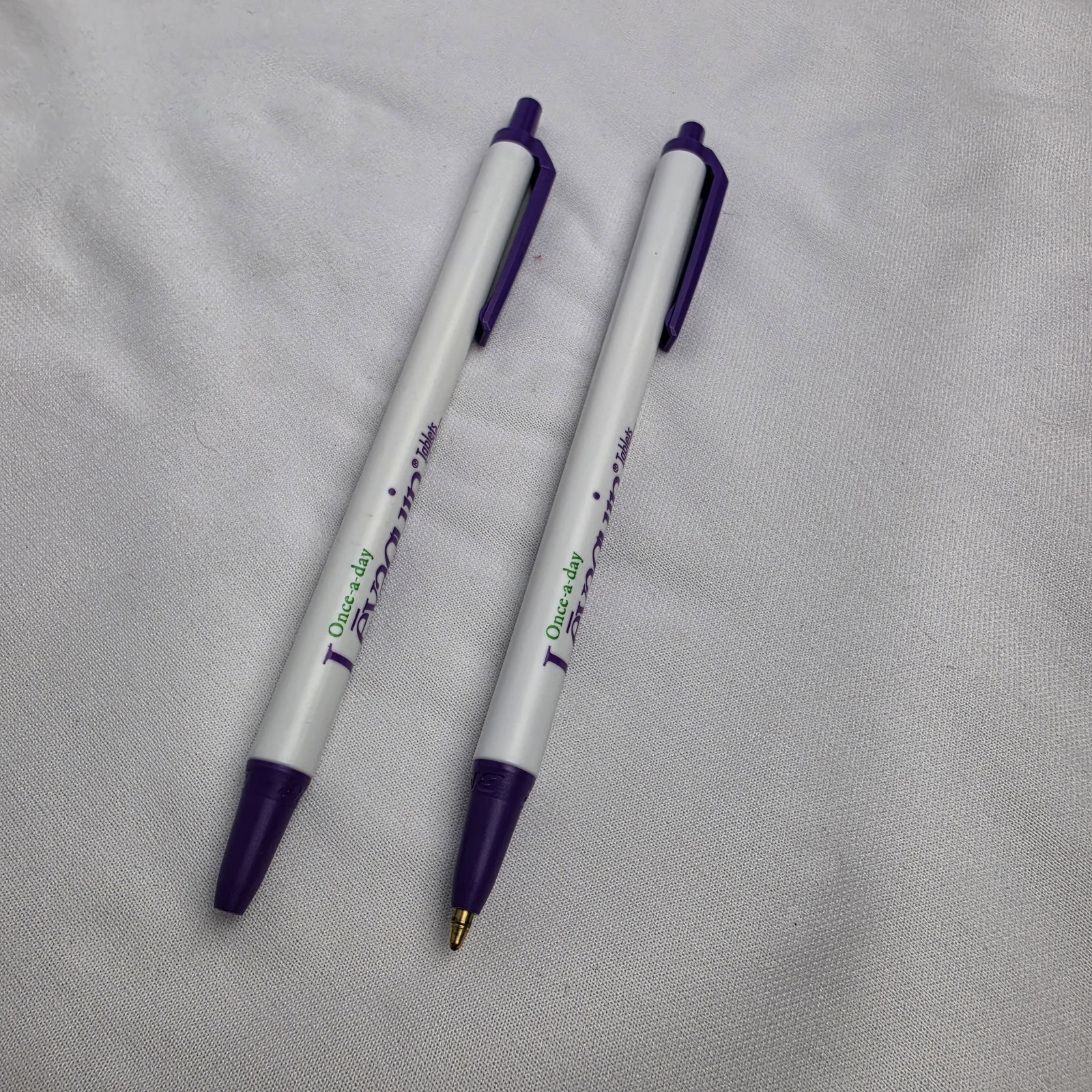 Lot of 2 Levaquin Medical Drug Rep Pharmaceutical Pens Working Purple White Bic
