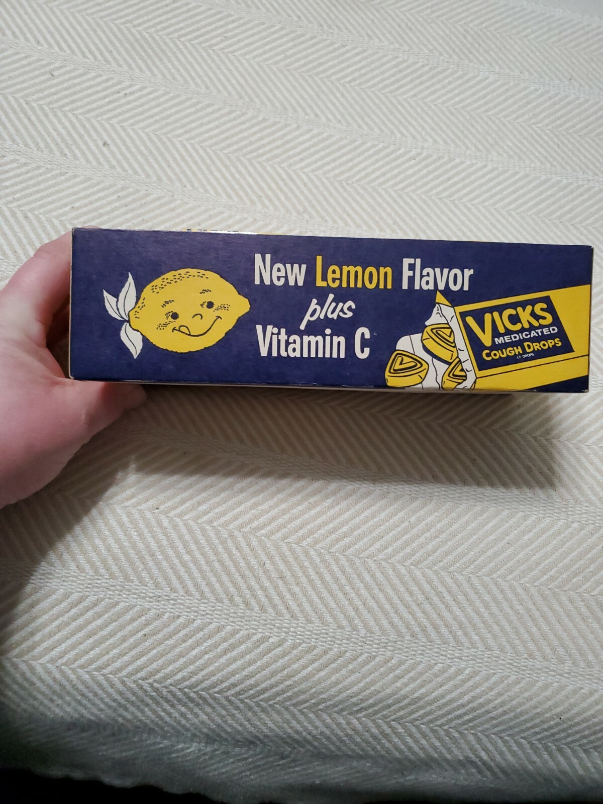 Vintage Lemon Vicks Medicated Cough Drops .10, 20 package case in display box