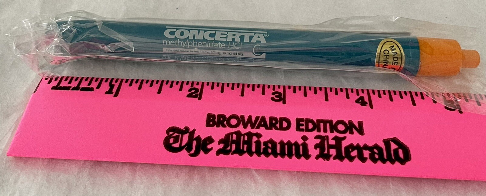 VTG CONCERTA PHARMA DRUG REP LOGO ADVERTISING DOCTOR’S EXAM LIGHT PENLIGHT NEW