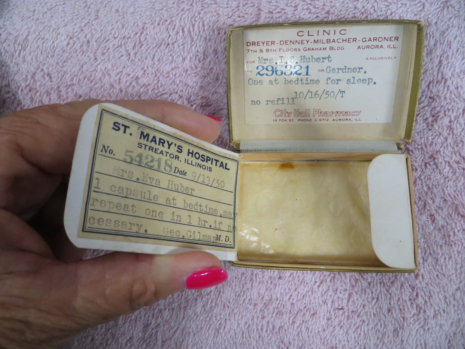Vtg 1950 Pill Box- City Hall Pharmacy-Dreyer Denney Milbacher Gardner,Aurora, IL