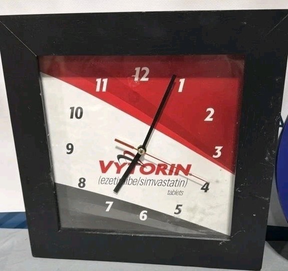 VTG Vytorin Pharmaceutical Promo Drug Rep Wall Clock Wood Frame Works Great