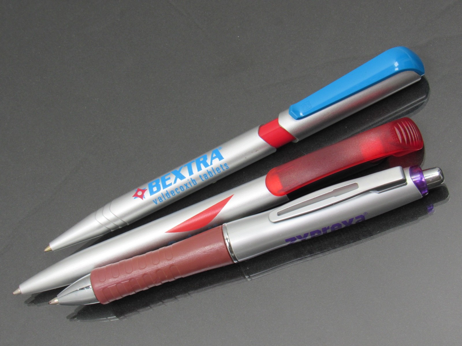 Lot 4 PENS Drug Rep Pharmaceutical Promo Bextra Caduet Zyprexa Zyrtec Carabiner