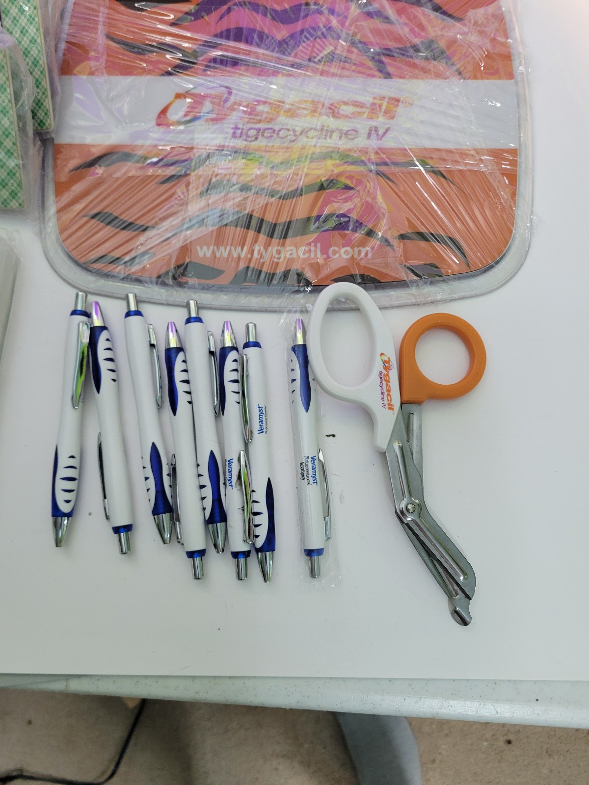 Misc Lot of Pharmaceutical items Drug Rep Lipitor Depakote stapler pen pad sciss