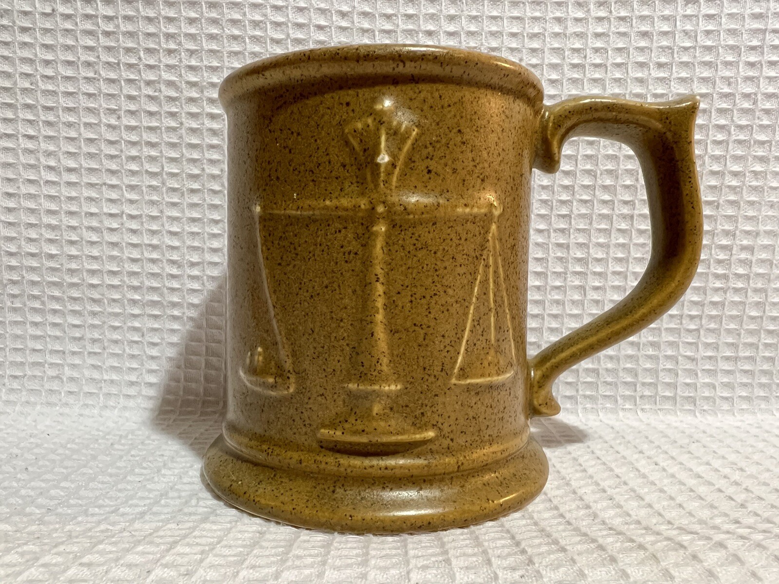 “PHARMACIST” Brown Speckled/Embossed Scales & Rx Mortar&Pestle-Col. Tankard/Mug