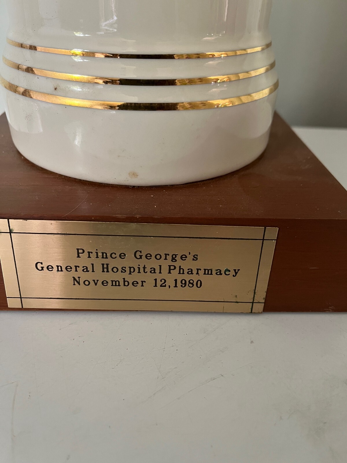VINTAGE PHARMACY Porcelain APOTHECARY JAR Presentation Award on Stand