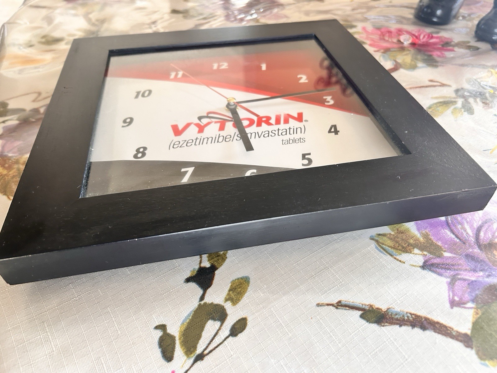 VTG Pharmaceutical Rep Vytorin Clock Cholesterol Prescription Drug Glass Wood