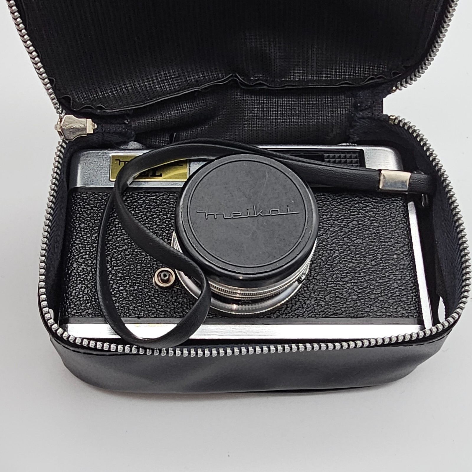 VTG Meikai EL Black Analog Photographic 35mm Film Camera With OEM Case and Box