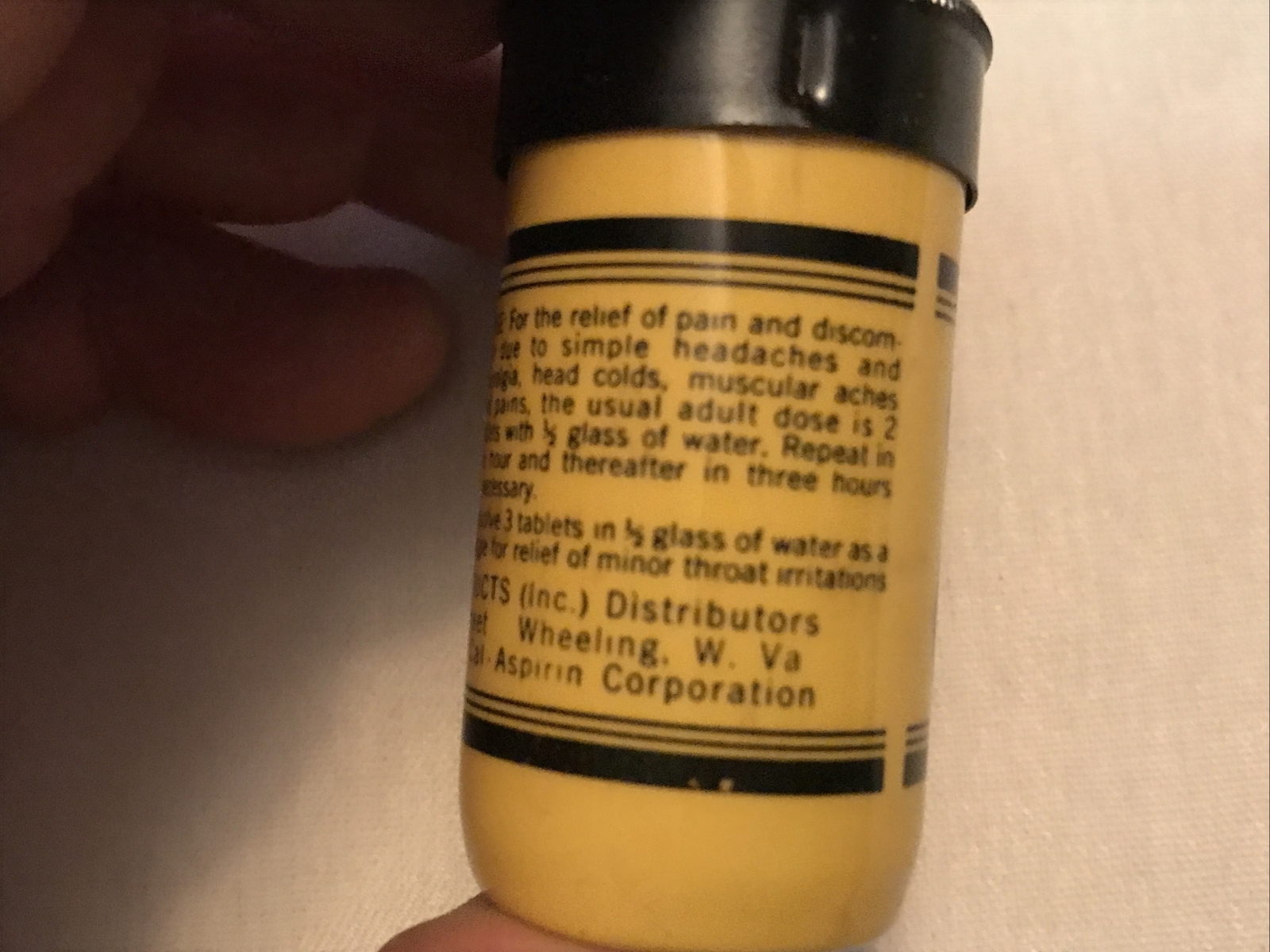 CAL ASPIRIN VINTAGE FULL TUBE IN ORIGINAL BOX, STERLING PRODUCTS, WHEELING
