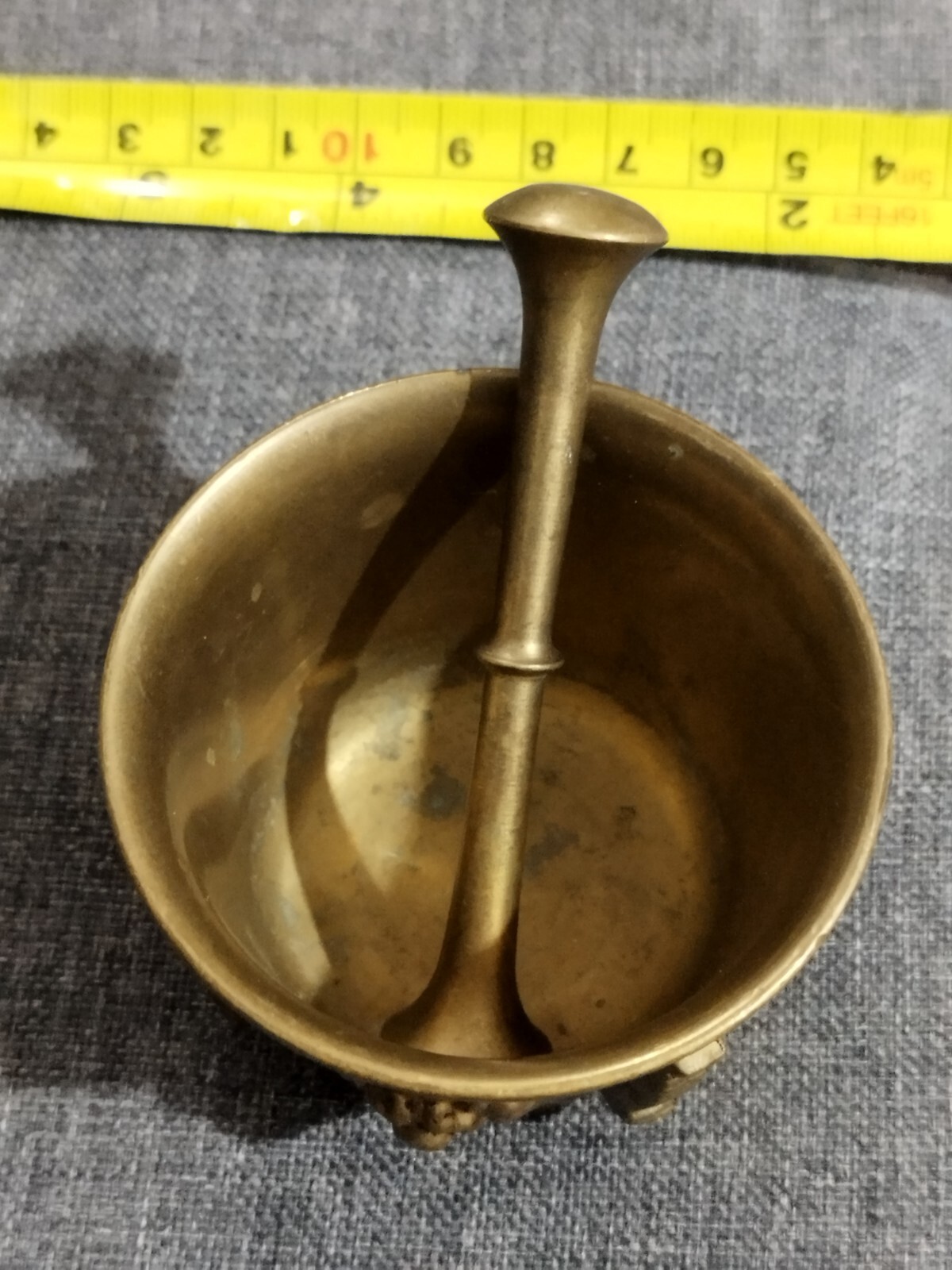 MALL BRONZE BRASS MORTAR AND PESTLE / Lion head figure