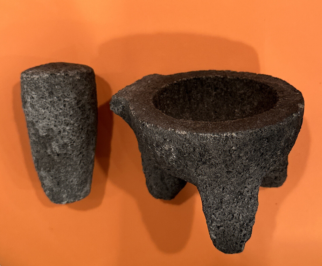 4″ Mortar and Pestle Volcanic Dark Gray Molcajete Herbs & Spices