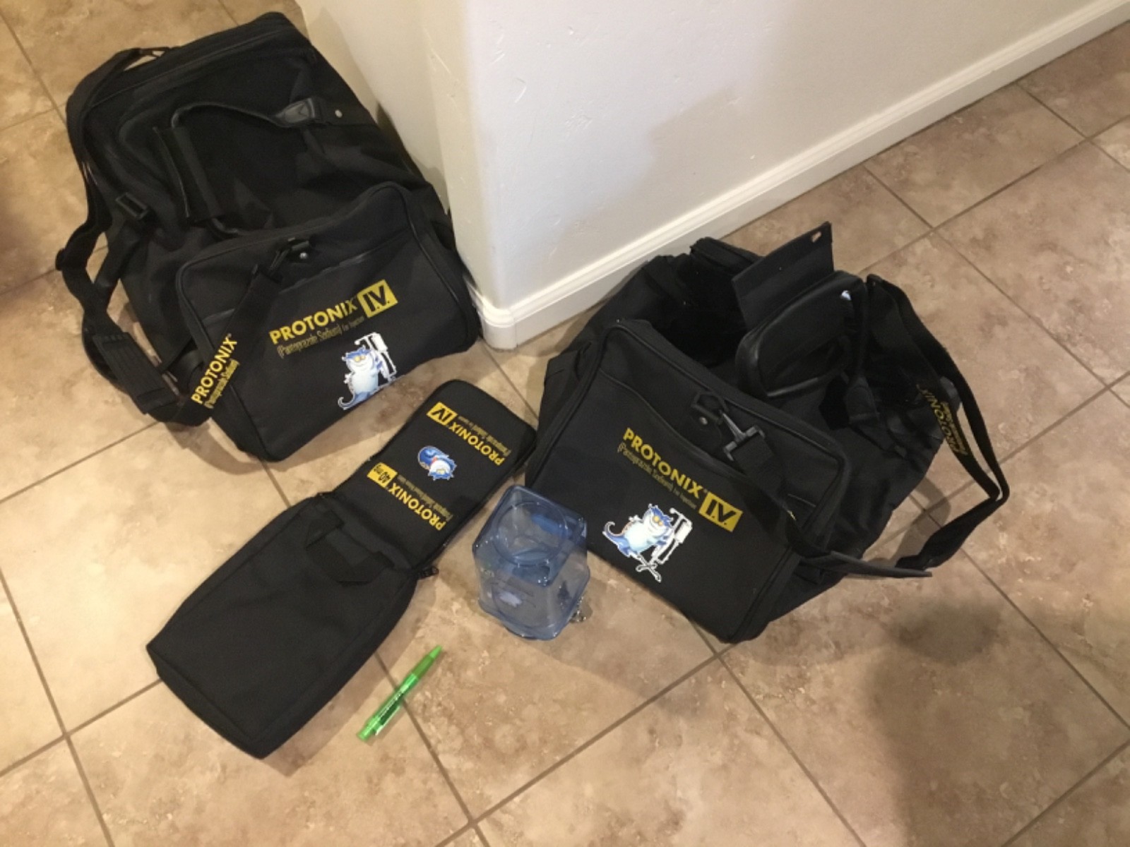 PROTONIX IV Pharmaceutical Clear Blue Canister, 2 duffle bags, toiletry kit LOT