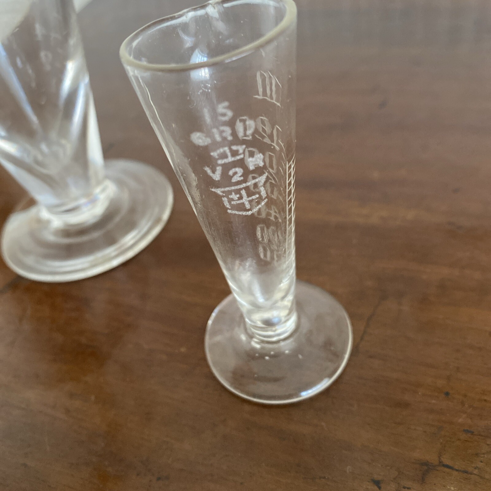Victorian And Edwardian Etched Glass Measures With Royal Standards Marks
