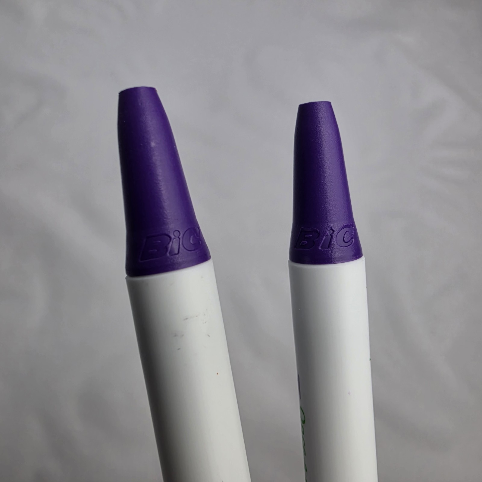 Lot of 2 Levaquin Medical Drug Rep Pharmaceutical Pens Working Purple White Bic