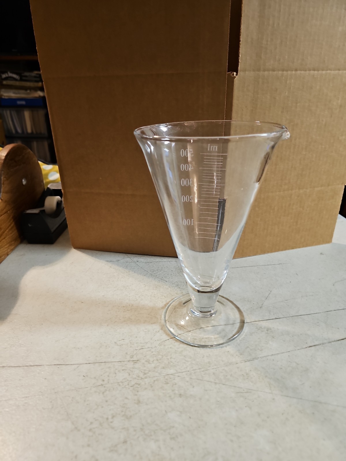 Vintage Glass Etched Apothecary Pharmacy Measuring Beaker Graduated 500ml