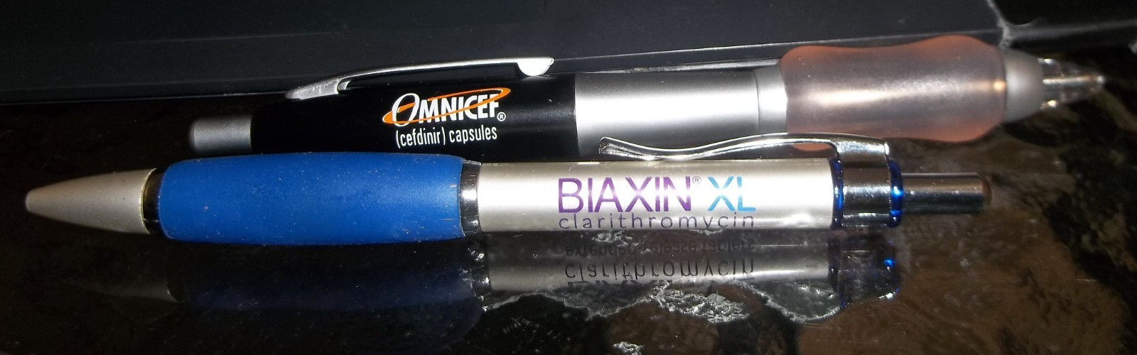 Lot of 2 Pharmaceutical Promo Pens – Omnicef & Biaxin XL Drug Rep Advertising