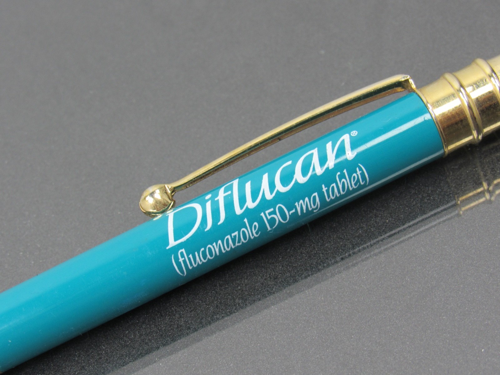 Diflucan Metal PEN Drug Rep Pharmaceutical Promo Advertising Nailhead Clicker