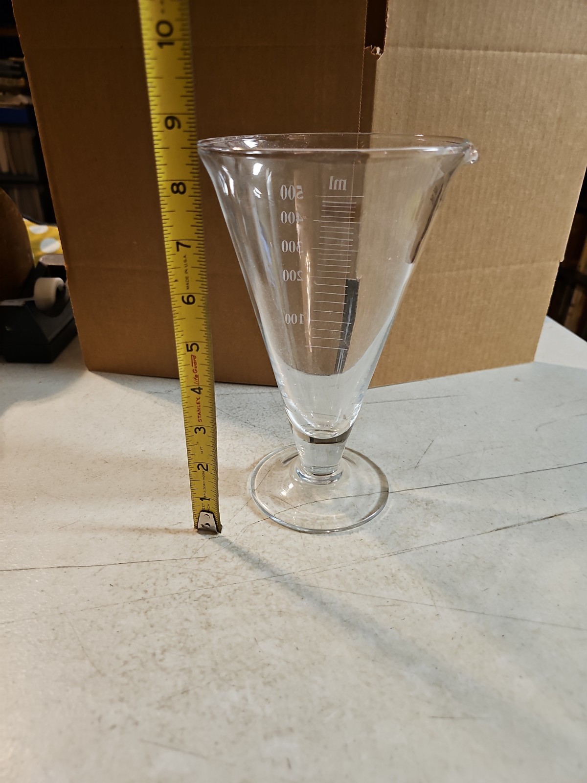 Vintage Glass Etched Apothecary Pharmacy Measuring Beaker Graduated 500ml