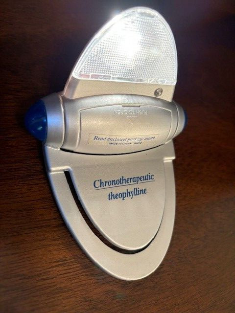 Drug rep-“Uniphyl” chart clip with bright light to see notes! w/2 AAA batteries!