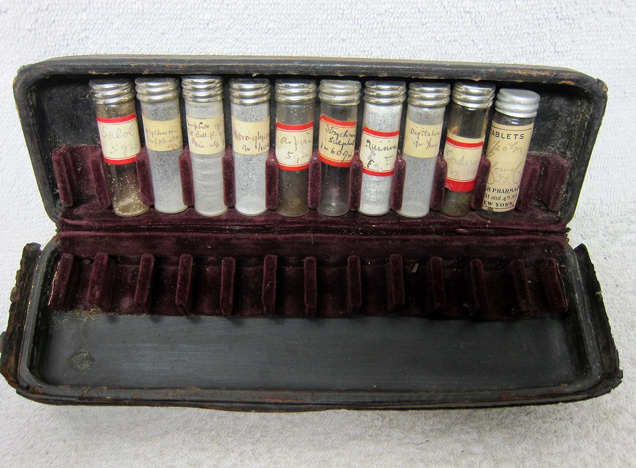 Antique 1900’s Doctor’s “House-Call” Medicine,Pharmacutical Vials Kit.Apothocary