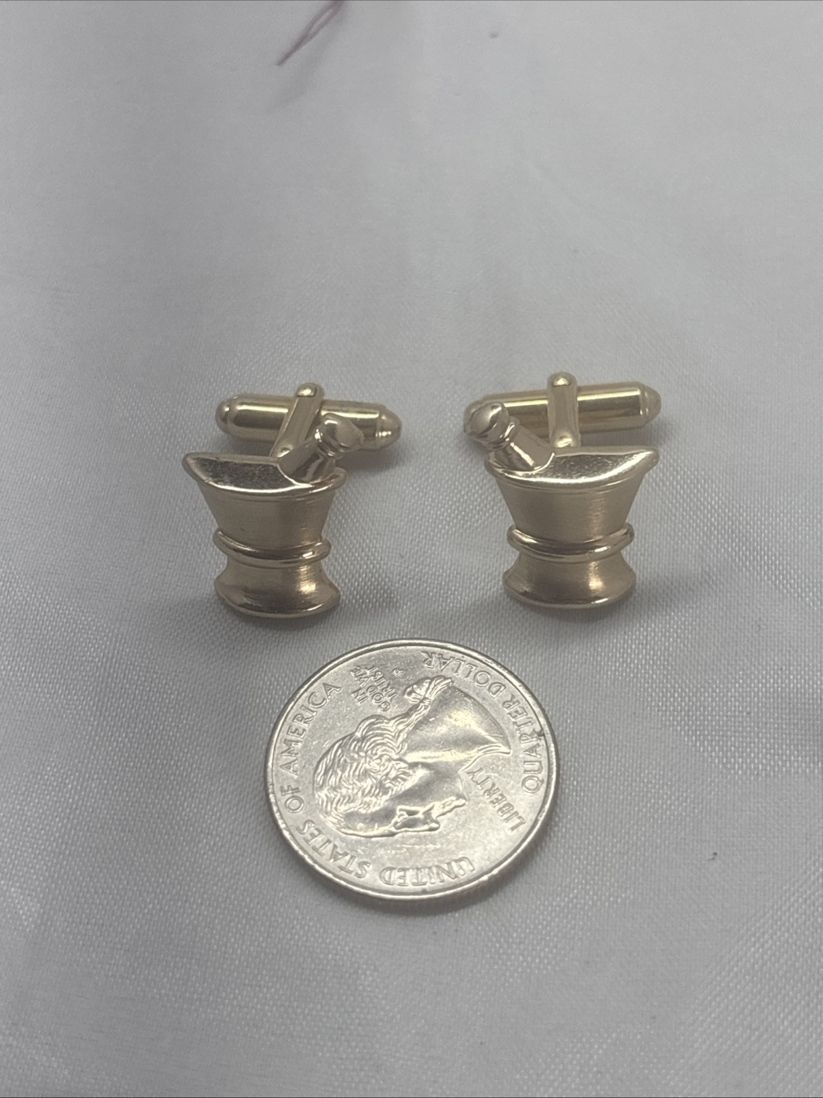 Vintage Gold Tone Morter and Pedestal Cuff Links.