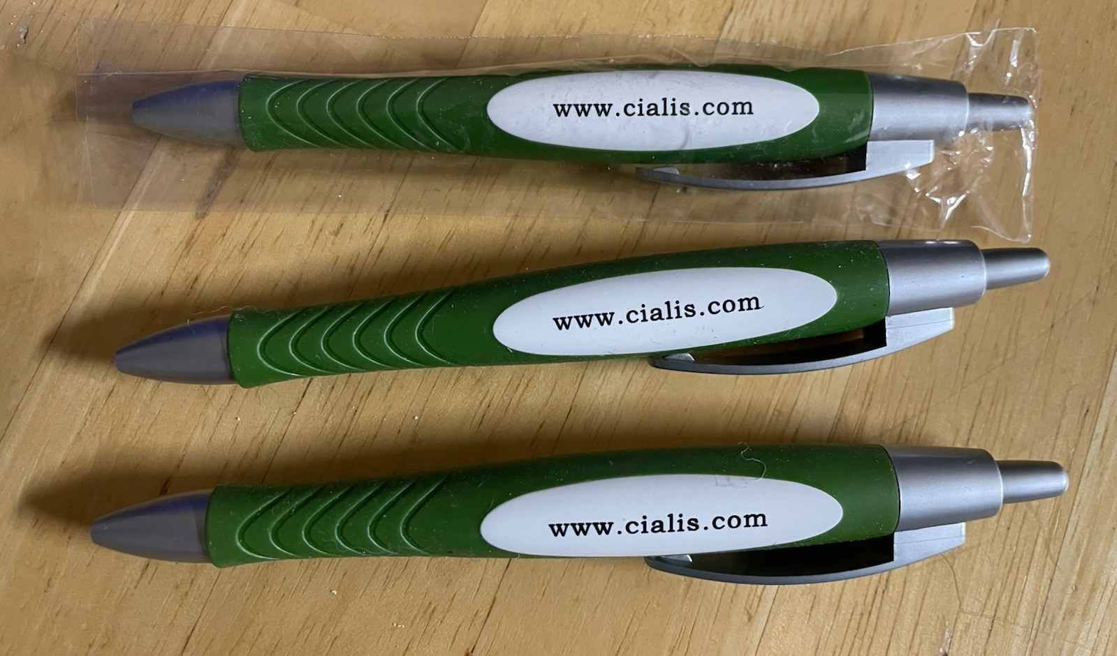 NEW Lot Cialis Green Pharmaceutical Plastic Hard Rubber Drug Rep Pen Collectible