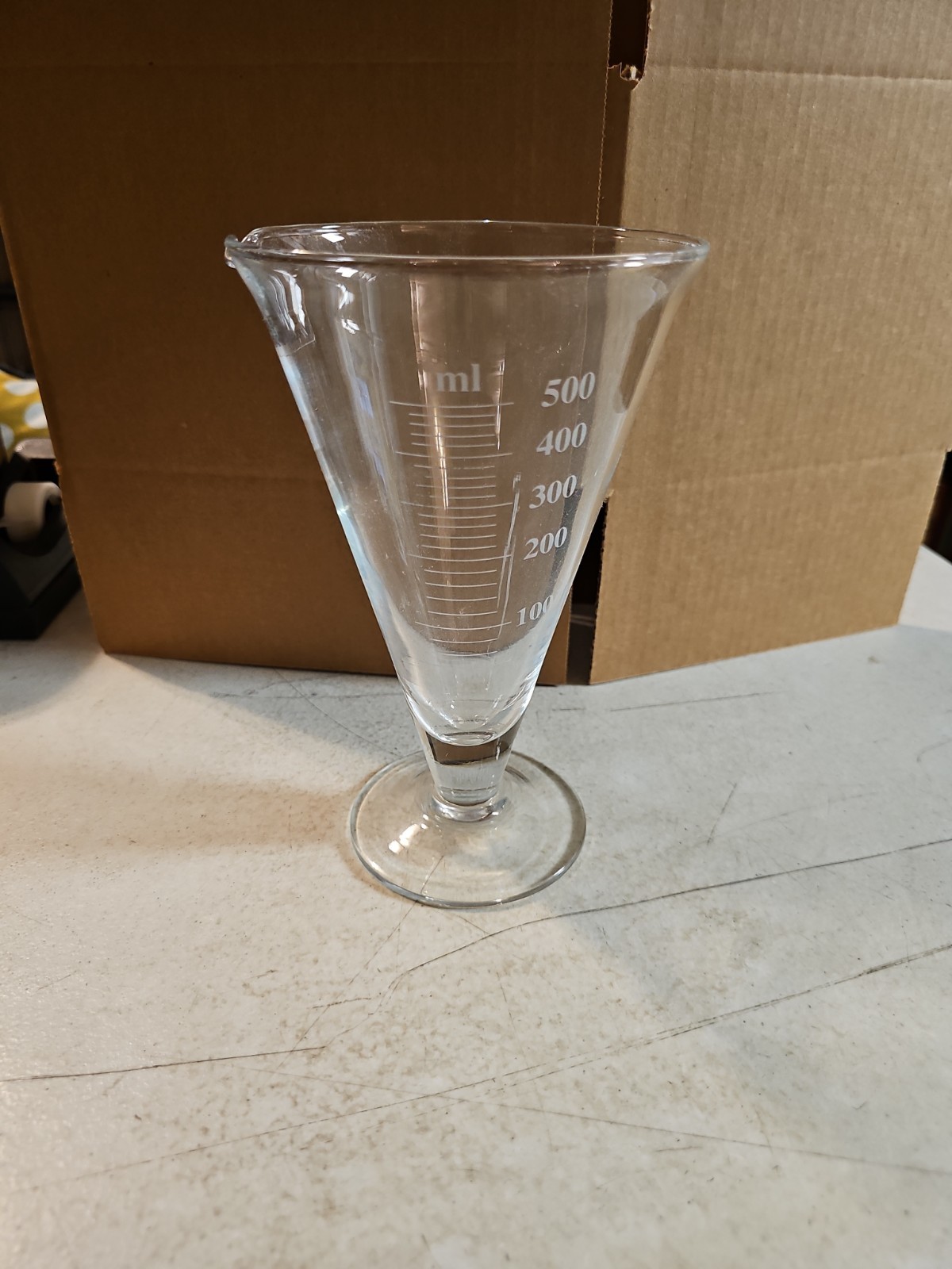 Vintage Glass Etched Apothecary Pharmacy Measuring Beaker Graduated 500ml