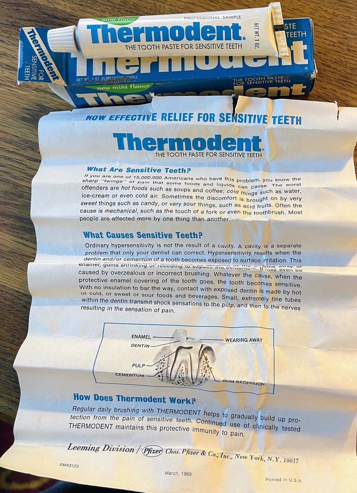 Vintage set of 6 dentist office samples in original boxes Thermodent by Pfizer