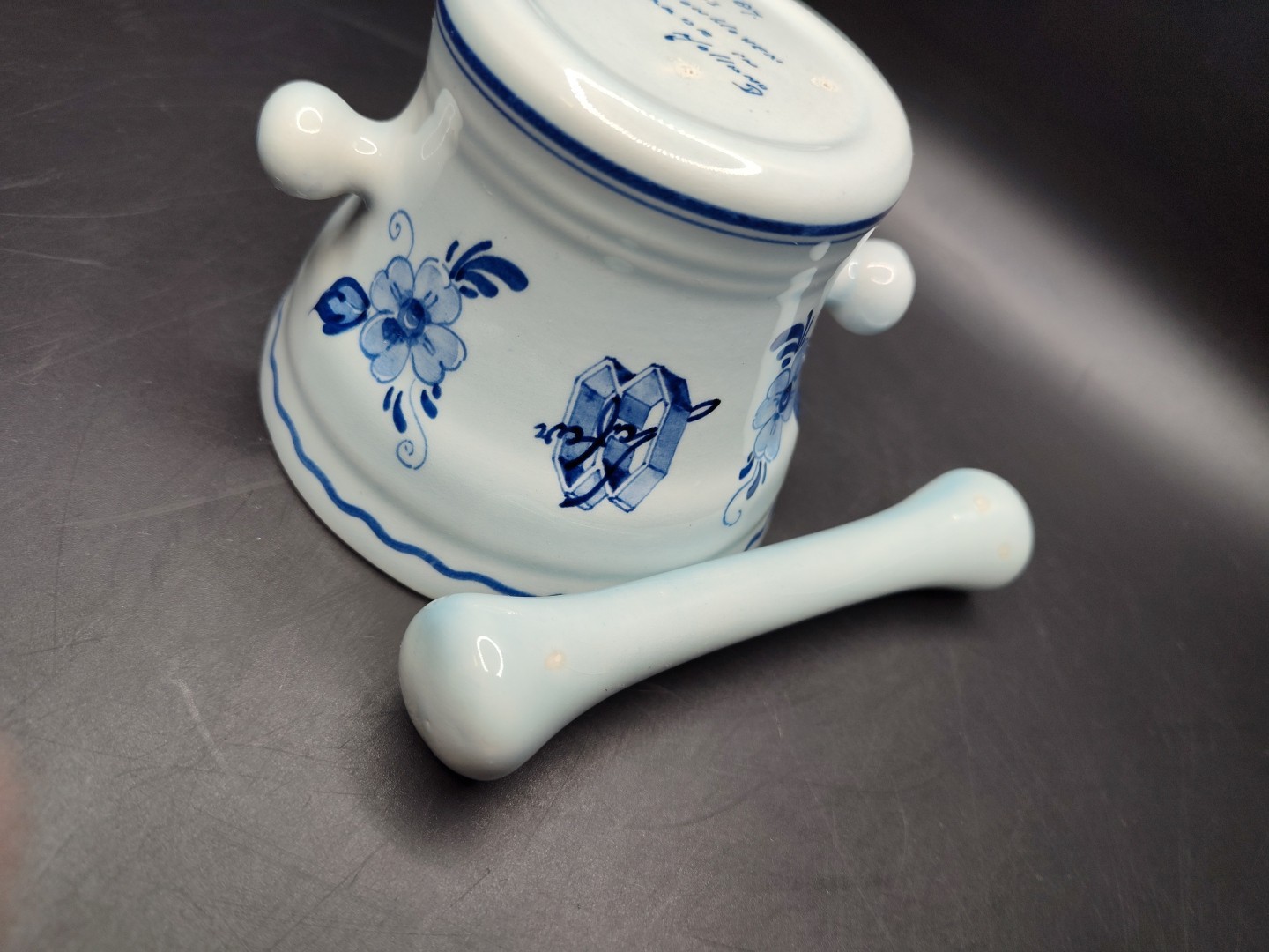 Delfts Apothecary Pestle and Mortar Floral Marked Schoonhoven Keramiek #5087