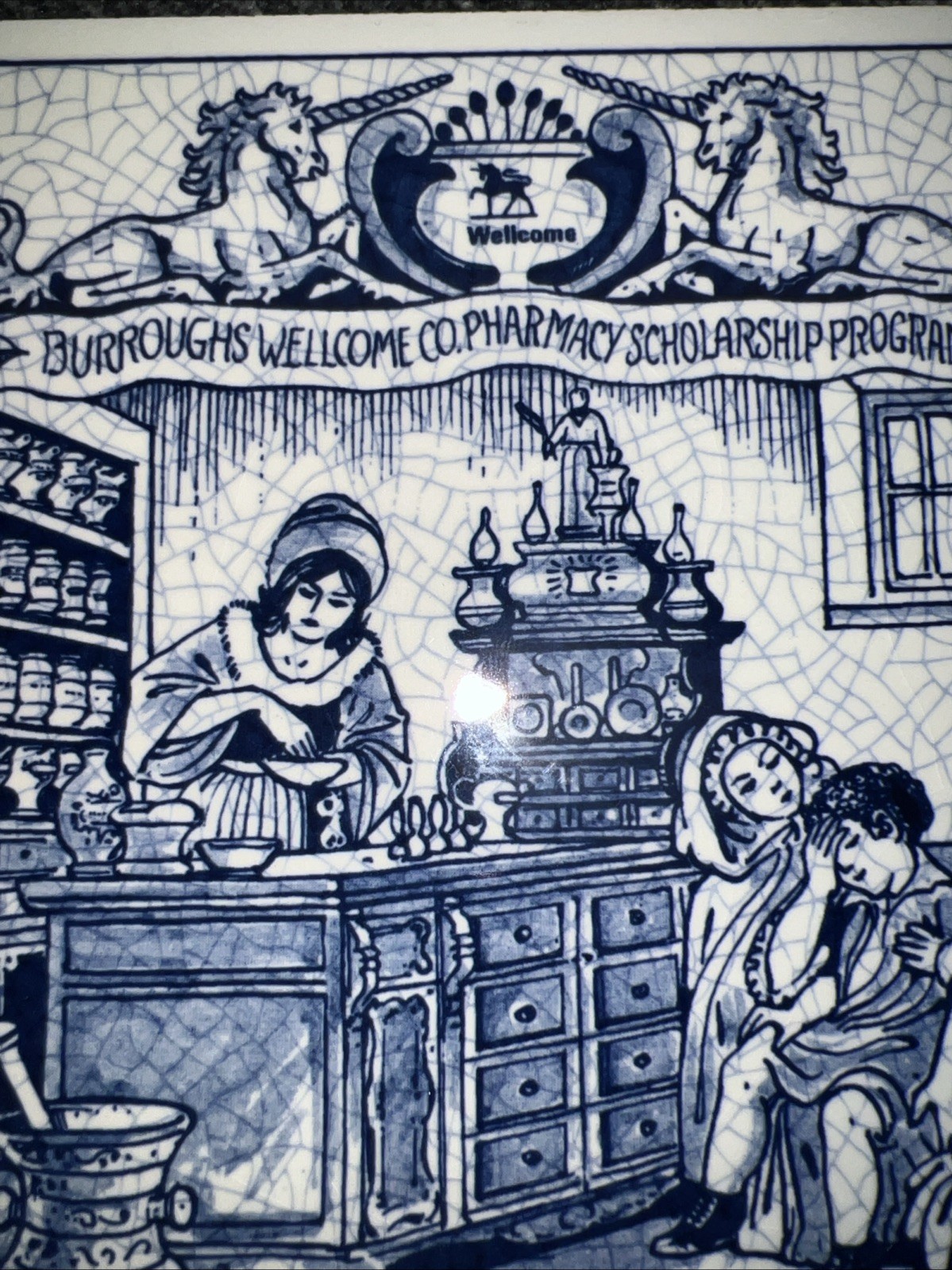 Vintage Delft Holland Porcelain Pill Tile Women Pharmacists 1991 Pharmacist(E7)